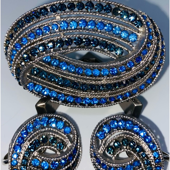 Trifari Crown 1960’s Modernist Brooch and Earrings Made in the USA - Picture 3 of 5